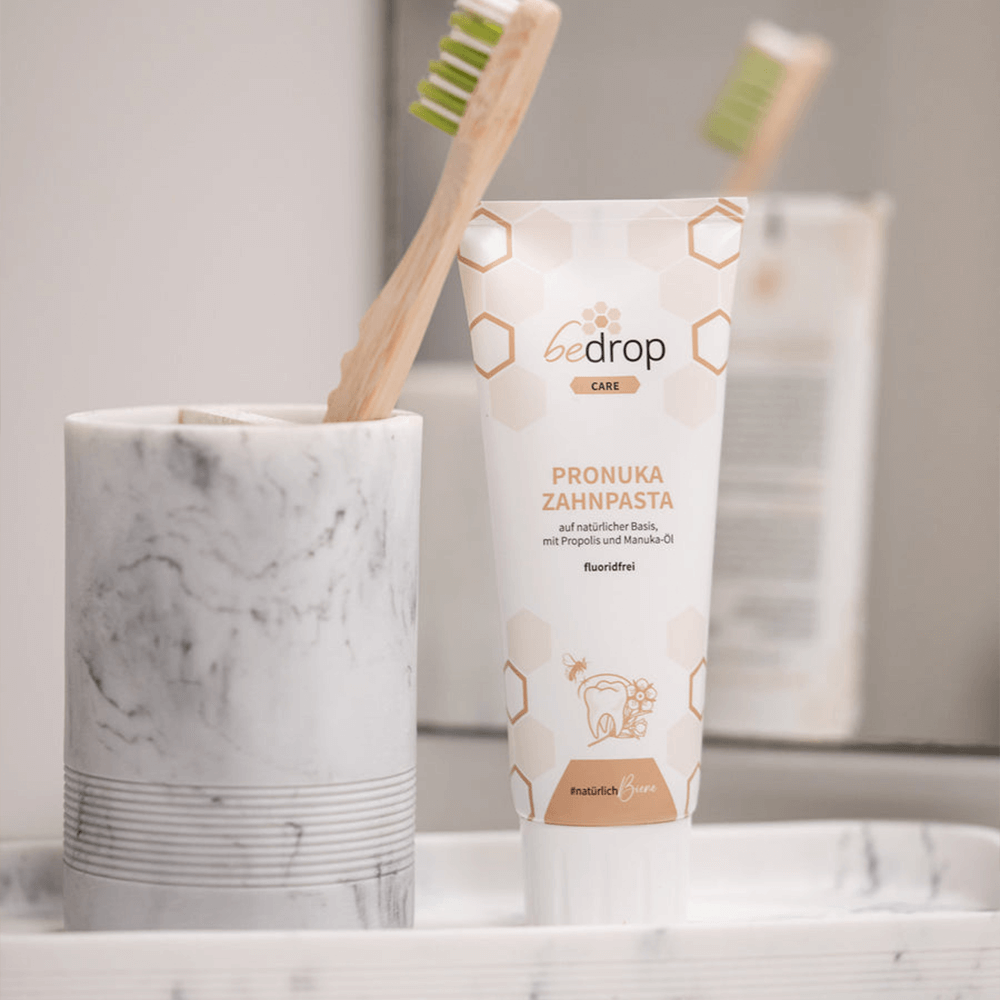 Pronuka Zahnpasta mit Propolis und Manuka-Öl