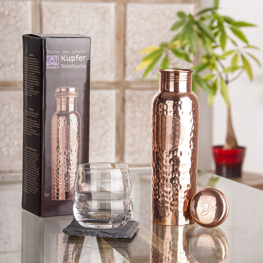 Kupferflasche gehämmert mit „Blume des Lebens“