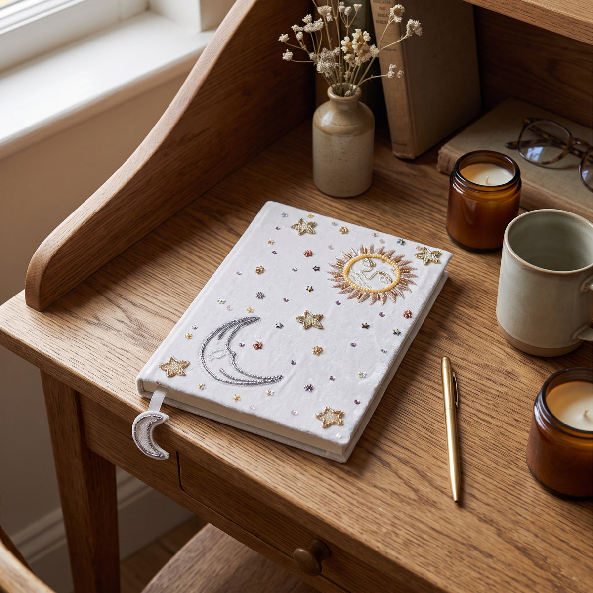 Notizbuch Samt weiß mit Sonne und Mond – Ansicht