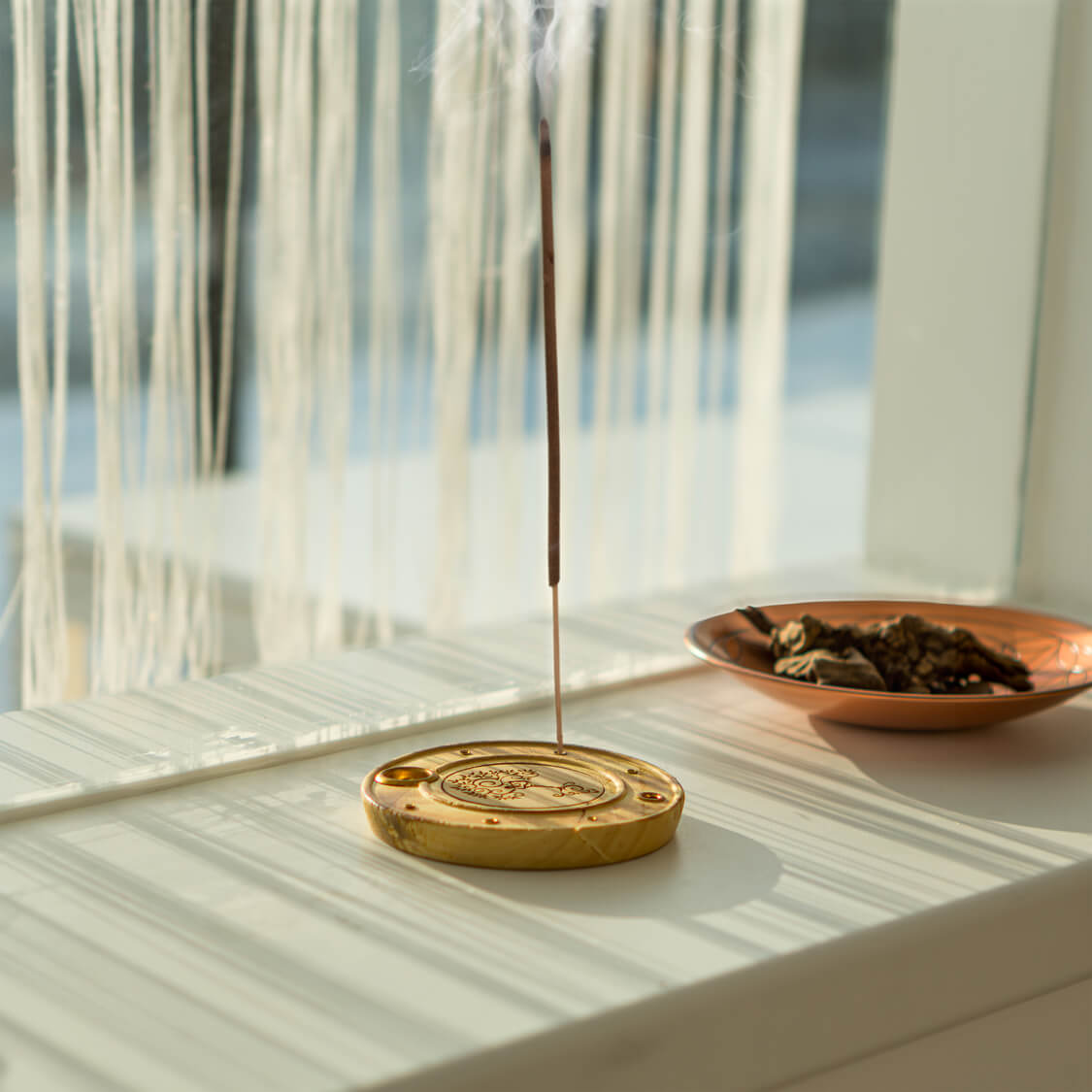 Räucherstäbchen- und Weihrauchkegelhalter Yoga Tree